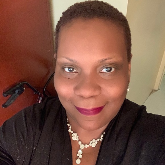 Meet your Posher, Lazetta - Picture 2 of 2